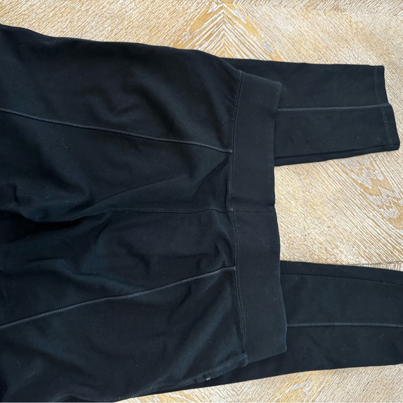 Royal Robbins Black Leggings Waist 32” Inseam 29” Medium Zip Pockets Mid Rise - Picture 7 of 7